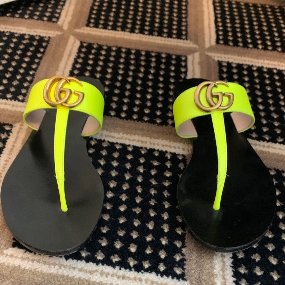 Gucci Flat Neon Thong Sandals